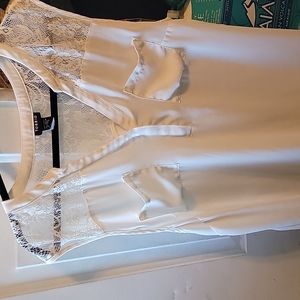 Torrid lace shoulder ivory color 2 front pocket tank